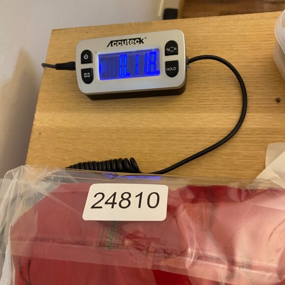 Chicos Jacket Womens 0 US Small Red Textured Diamond Vest Sleeveless Zip Pockets - Picture 10 of 10